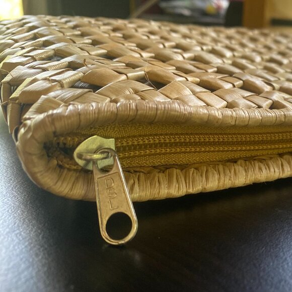 Hand Woven Lauhala Clutch, Zipper Closure - Picture 5 of 7